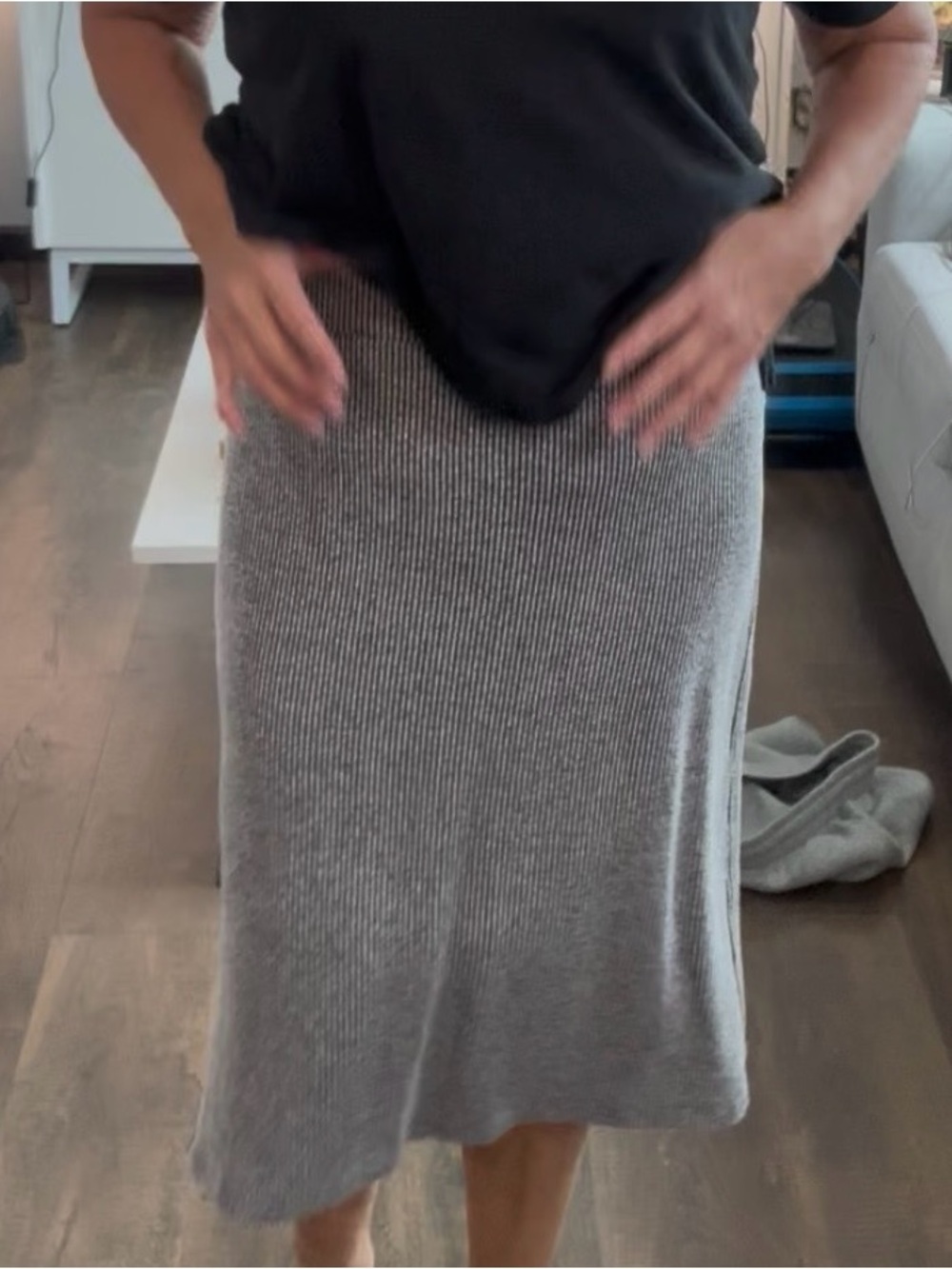 Time and Tru Gray Ribbed Knit Midi Skirt Size L 12-14 Stretch Pull On